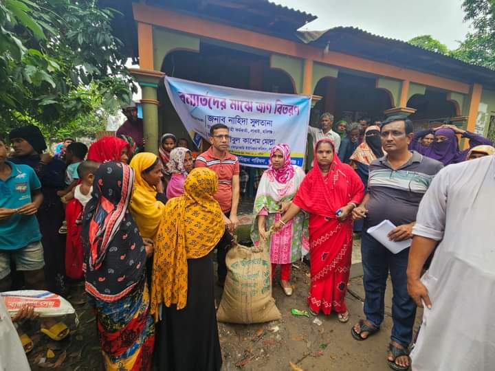 লাখাইয়ে বন্যার্তদের মাঝে ত্রাণ বিতরণ