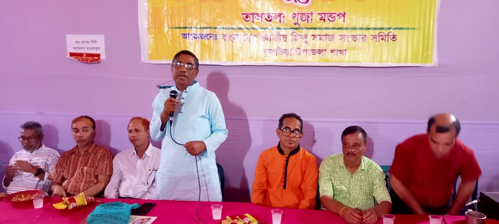 কুলাউড়া সরকারি ডিগ্রী কলেজের অধ্যক্ষ (ভারপ্রাপ্ত) আব্দুল হান্নান বিভিন্ন পূজা মন্ডপ পরিদর্শন করেন