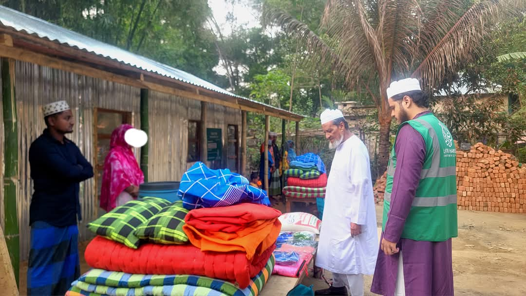 অগ্নিকাণ্ডে ক্ষতিগ্রস্ত পরিবারকে চ্যারিটি সংস্থা ইউ ডোনেট ফাউন্ডেশনের সহায়তা প্রদান